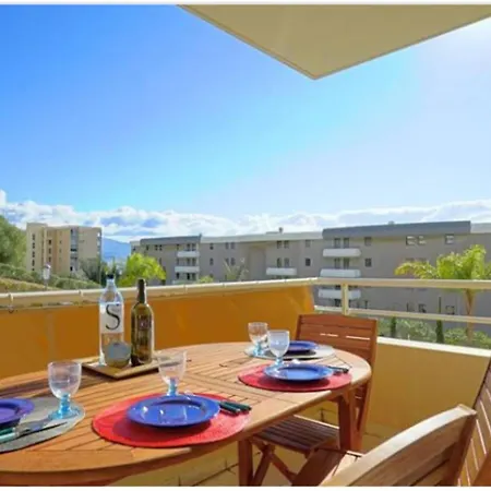 Apartment Charming T3 On The Seafront *